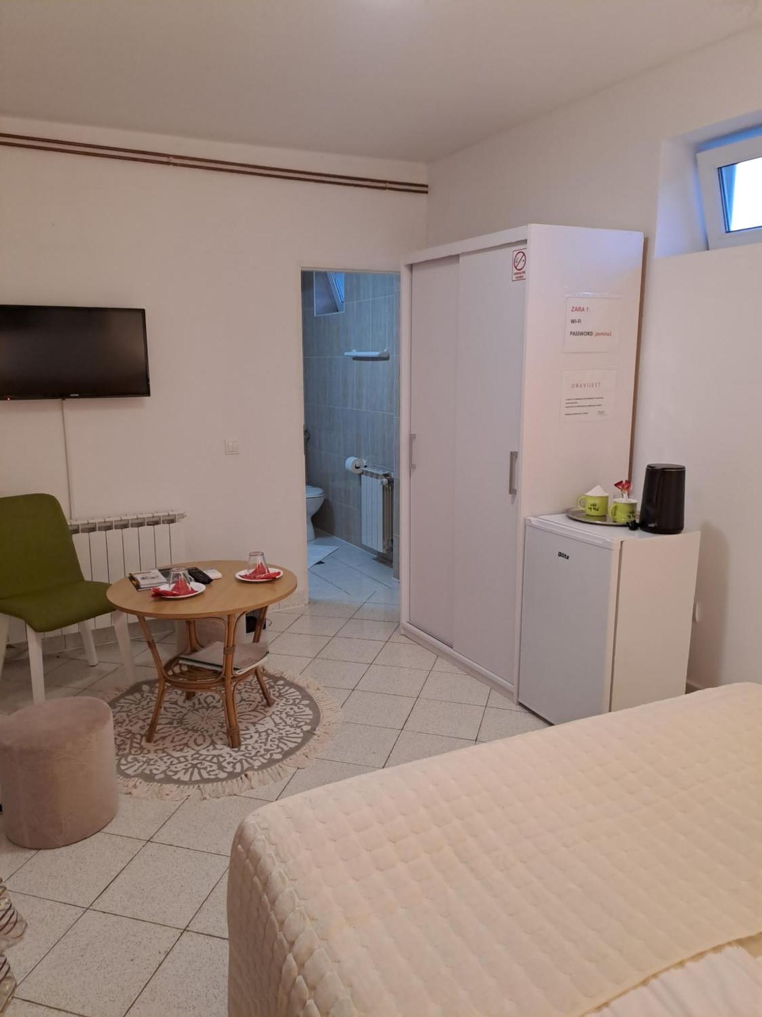 Accommodation Zara Вуковар Екстер'єр фото